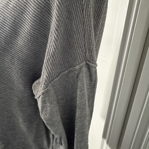 Calvin Klein Top - Picture 4 of 8